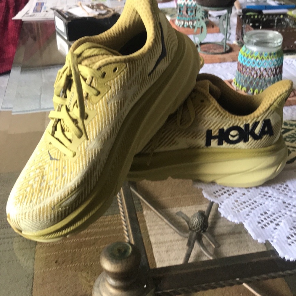 HOKA Clifton 9